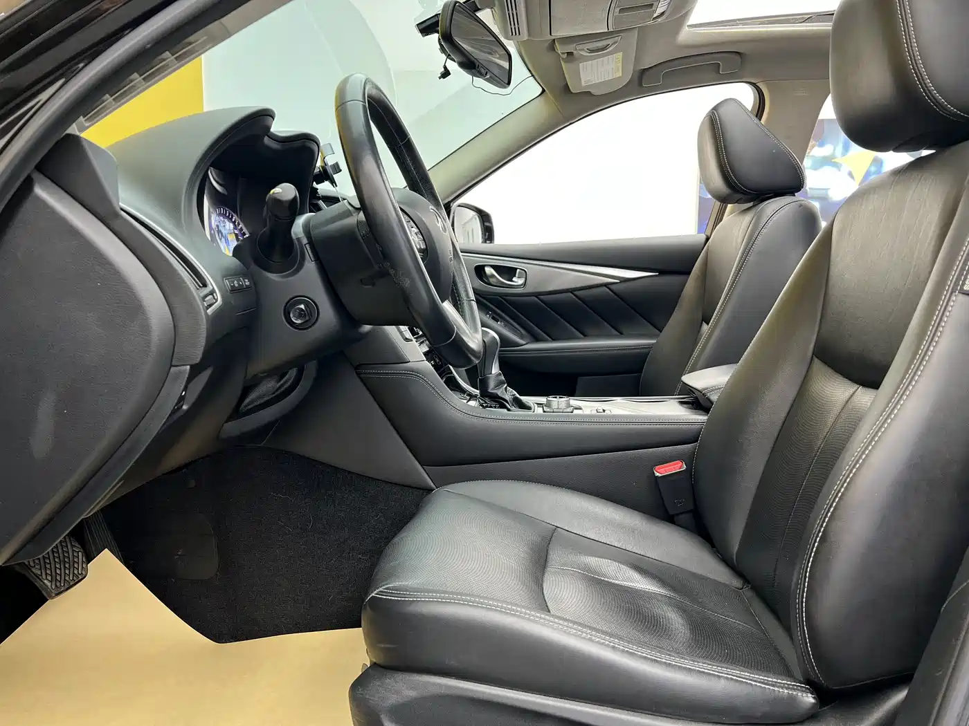 Infiniti Q50 2014 3.7L Comfort Edition фото 6