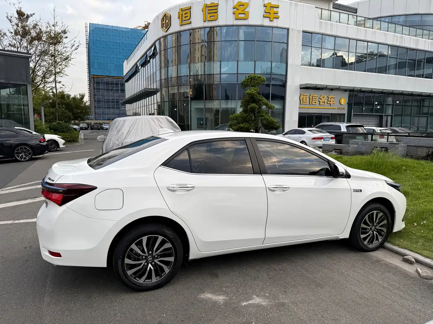 Toyota Corolla Twin Engine E+ 2022 2020 1.8L E-CVT Comfort Edition