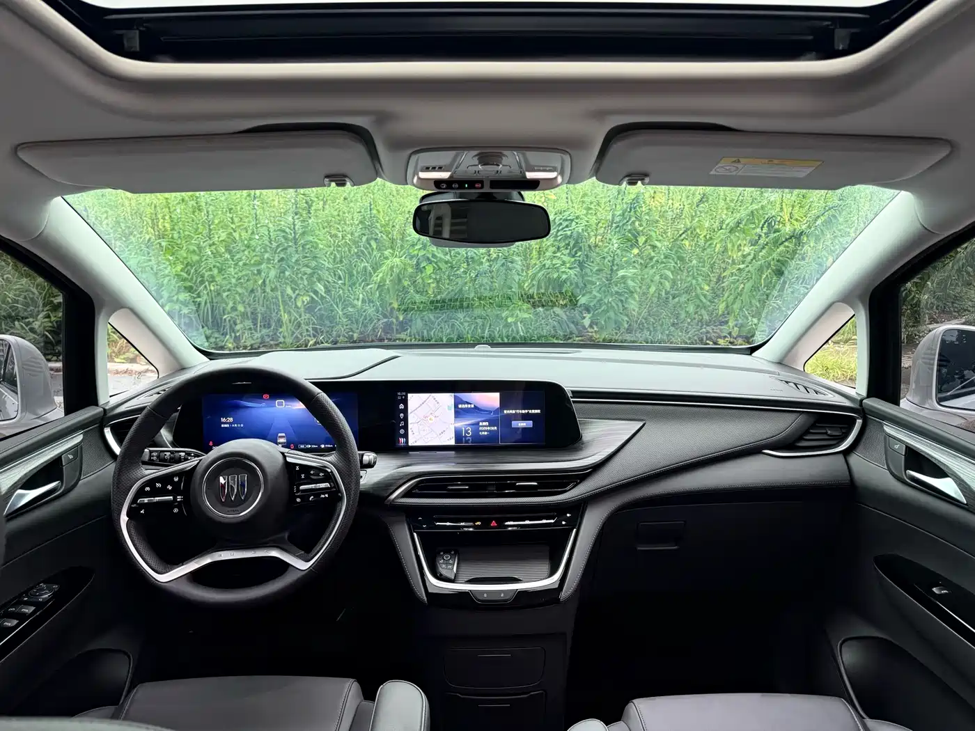 Buick GL8 New Energy 2026 2025 Landlux Smart Edition 7-seater
