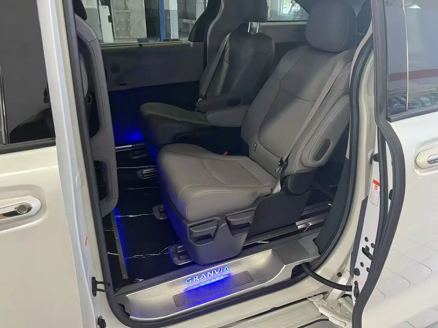 Toyota Granvia 2024 2024 2.5L Hybrid Comfort