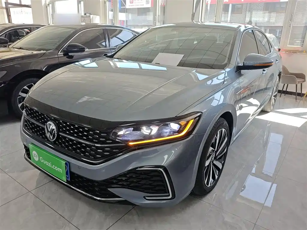 Volkswagen Passat 2022 330TSI Starlight Elite Edition фото 2