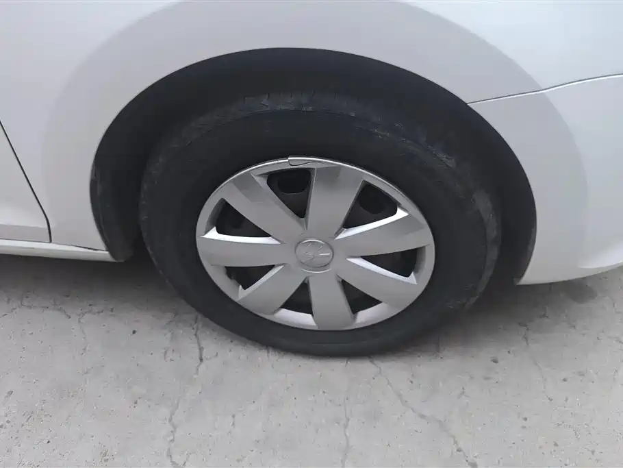 Volkswagen Santana 2015 1.4L Manual Trend Edition фото 6