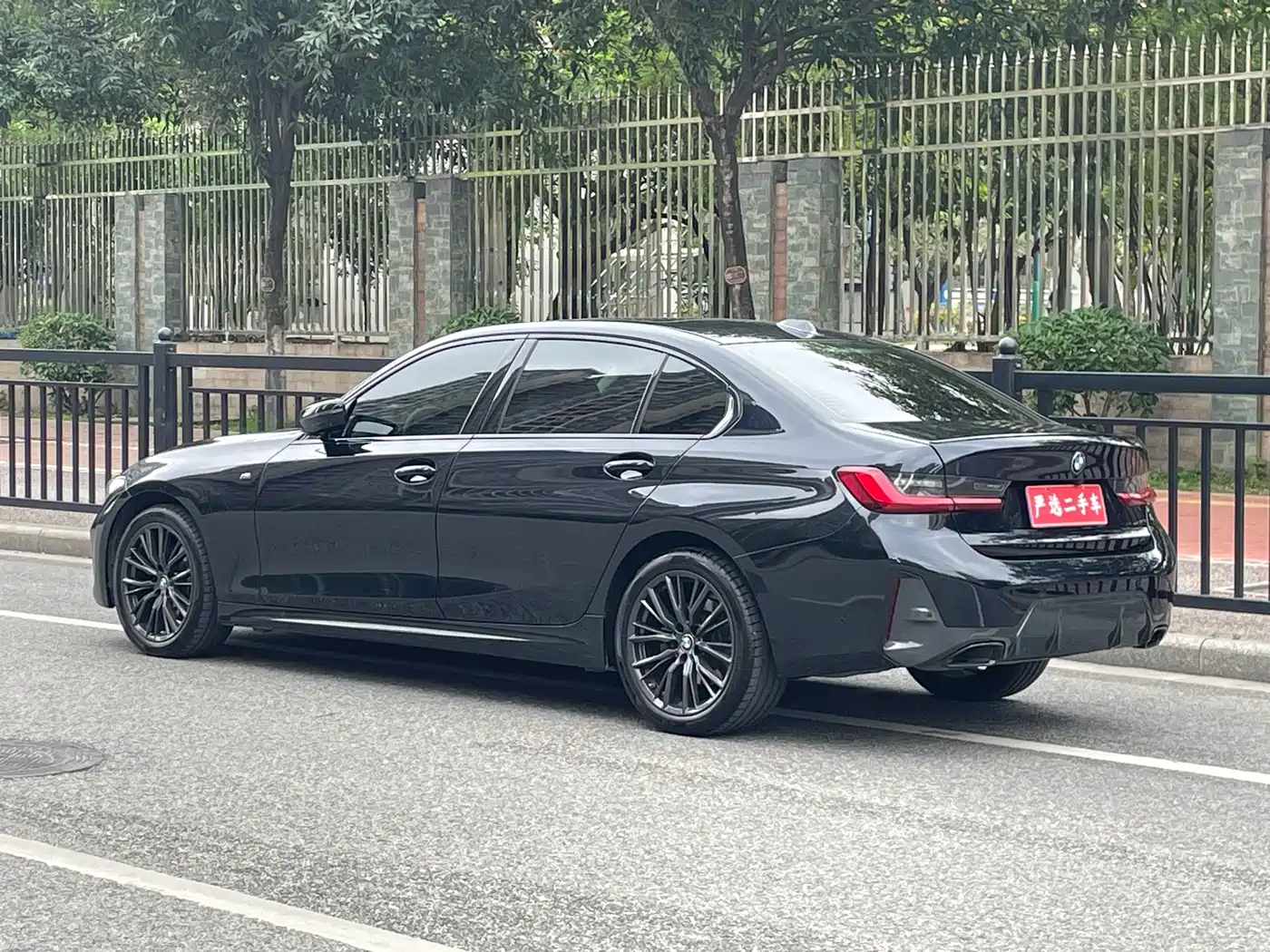 BMW 3 Series 2023 325i M Sport Black Night Package фото 3