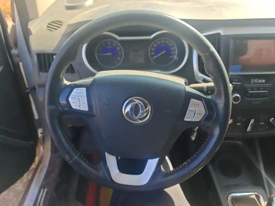 Dongfeng Aeolus Dongfeng Fengshen AX3 2017 2016 1.5L Manual Cool Edition