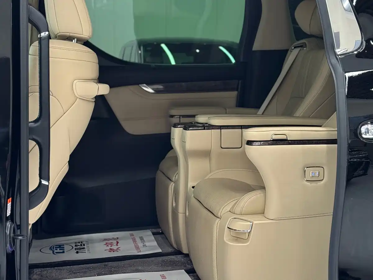 Toyota Vellfire 2023 Crown Hybrid 2.5L HV Premium фото 5
