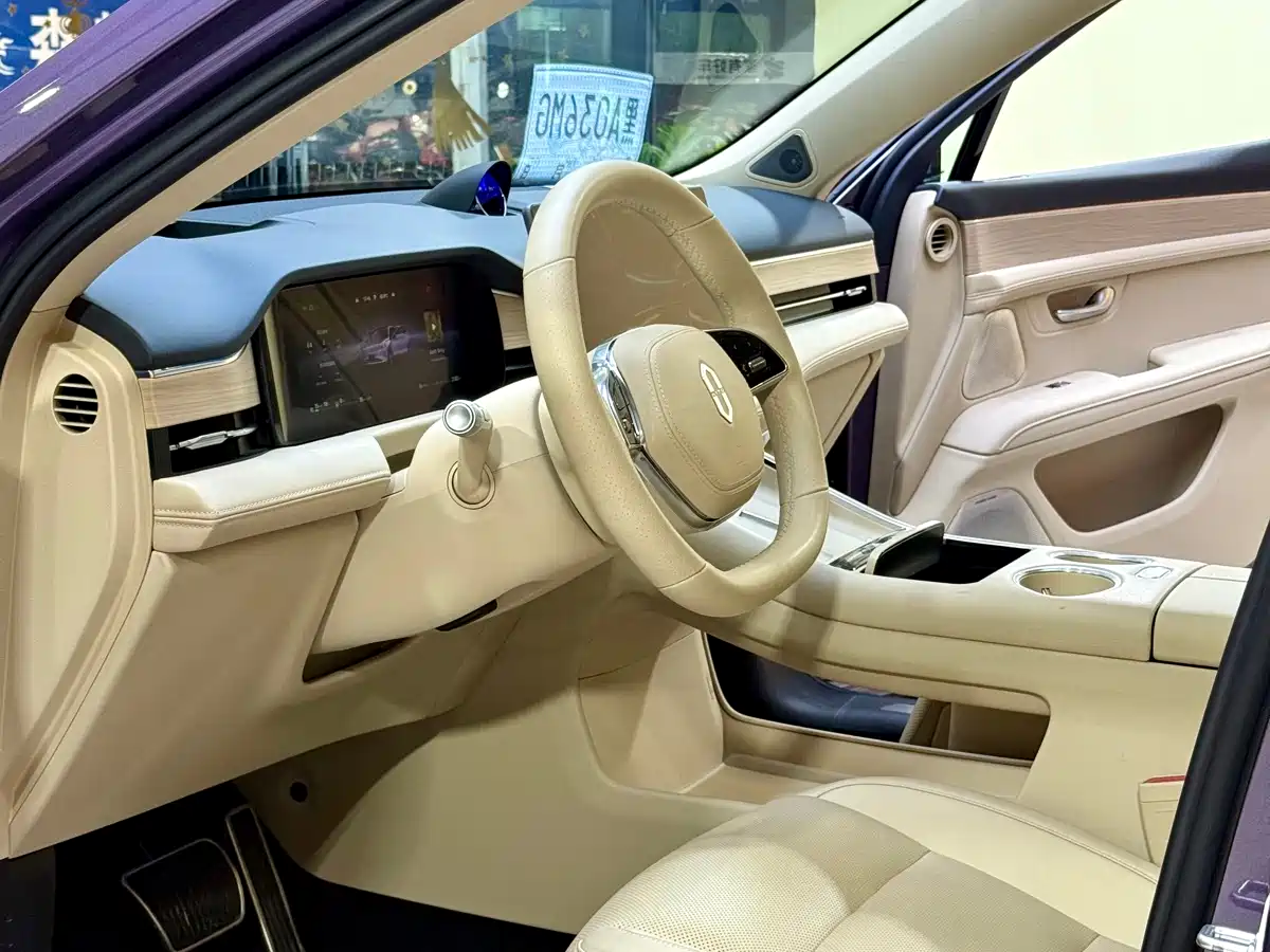 AITO Wenjie AITO M5 2025 Extended Range Ultra AWD фото 4