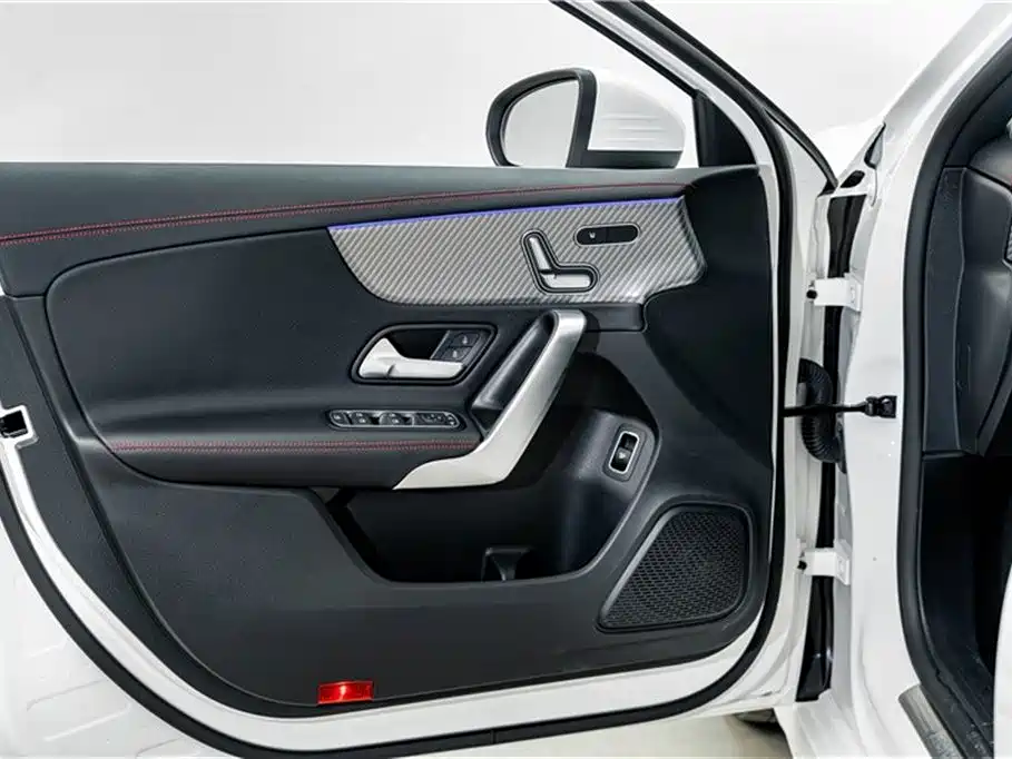 Mercedes-Benz A-Class 2025 A 200 L Fashion Edition фото 16