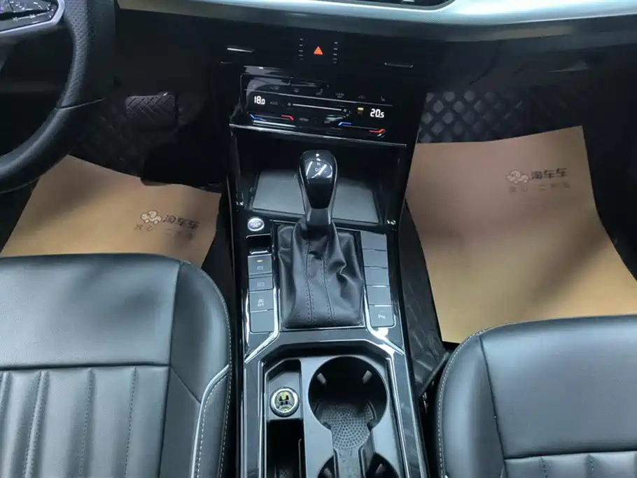 Volkswagen Passat 2023 Facelift 330TSI Starlight Elite Edition фото 16