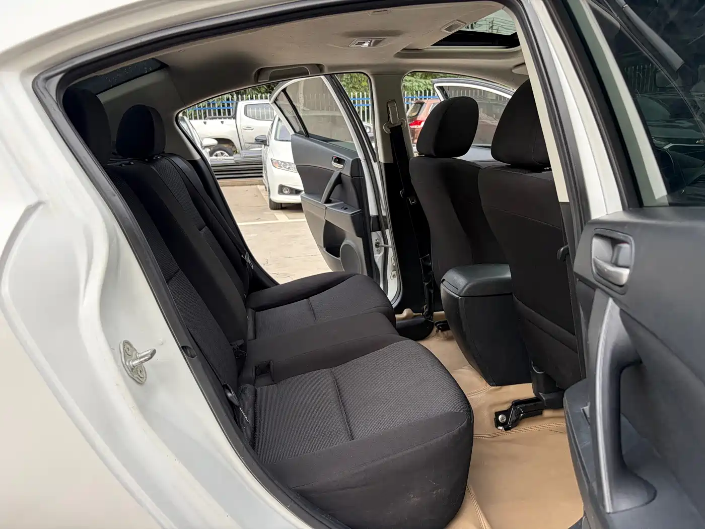 Mazda Mazda3 Axela 2013 2013 Sedan 1.6L Automatic Elite