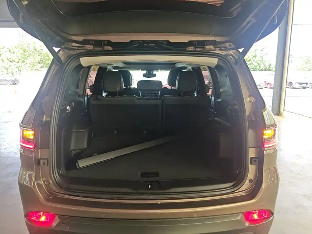Jeep Commander 2019 2018 2.0T 2WD Advance Version China V