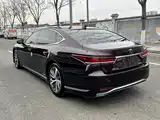 Фото 16 - Lexus LS