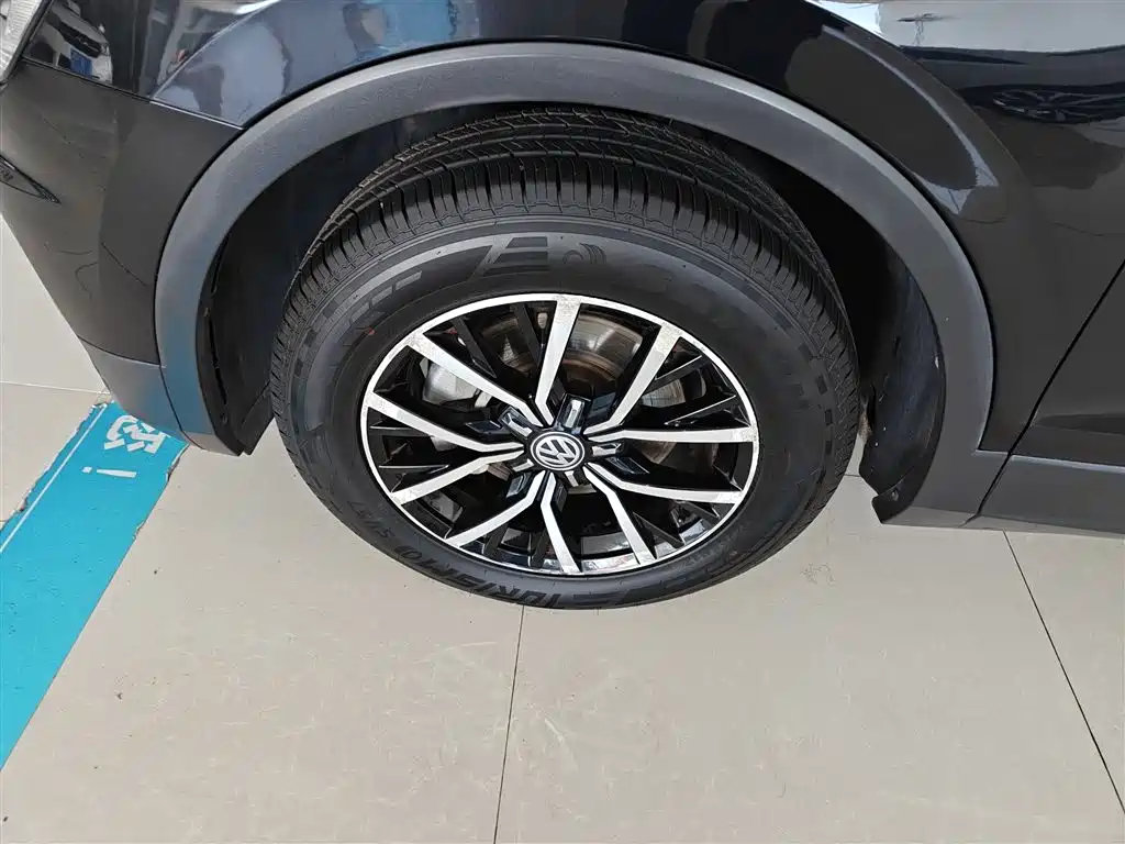 Volkswagen Tiguan L 2018 Facelift 330TSI Automatic 2WD Luxury Edition фото 23