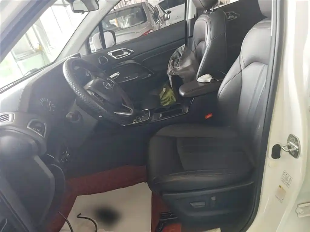 GAC Trumpchi Trumpchi GS4 2018 235T Automatic 2WD Luxury Smart Connect Million Commemorative Edition фото 15
