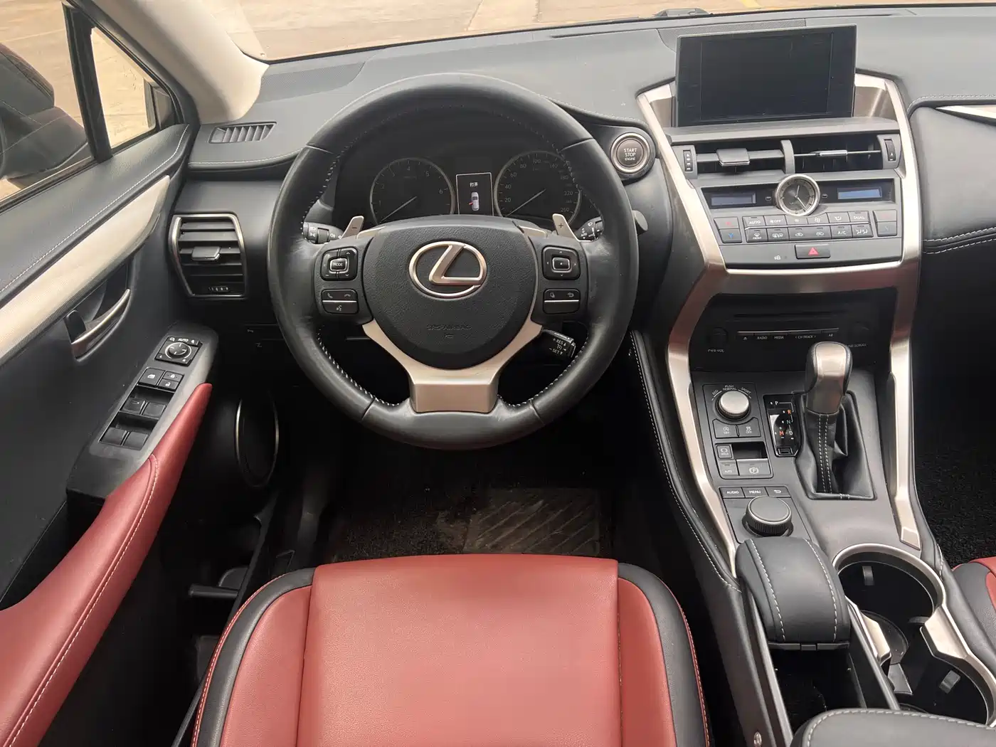 Lexus NX 2015 200t AWD F Sport фото 13