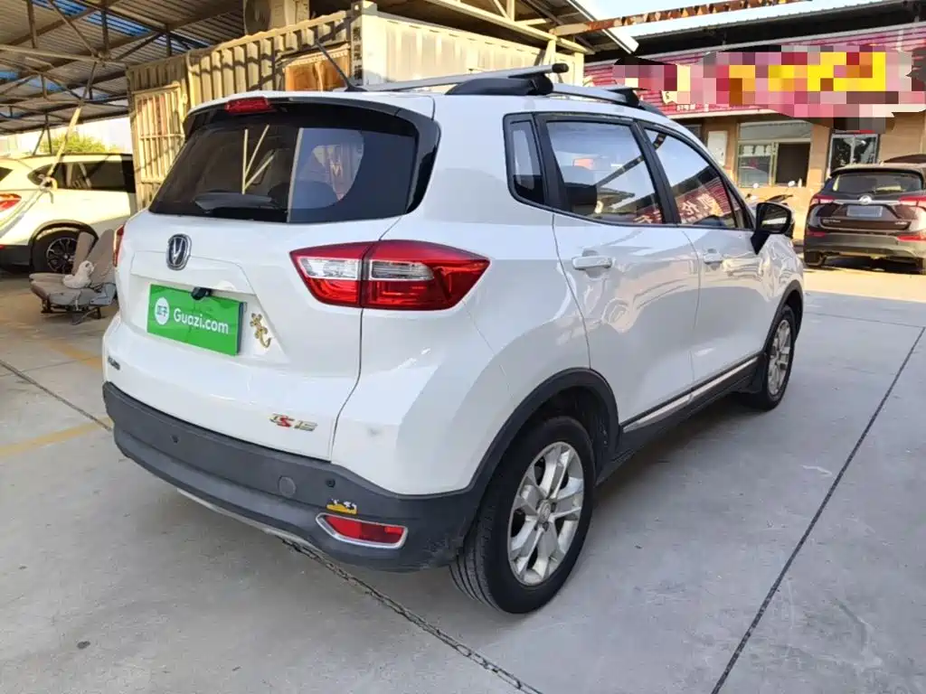 Фото 7 - Changan CS15