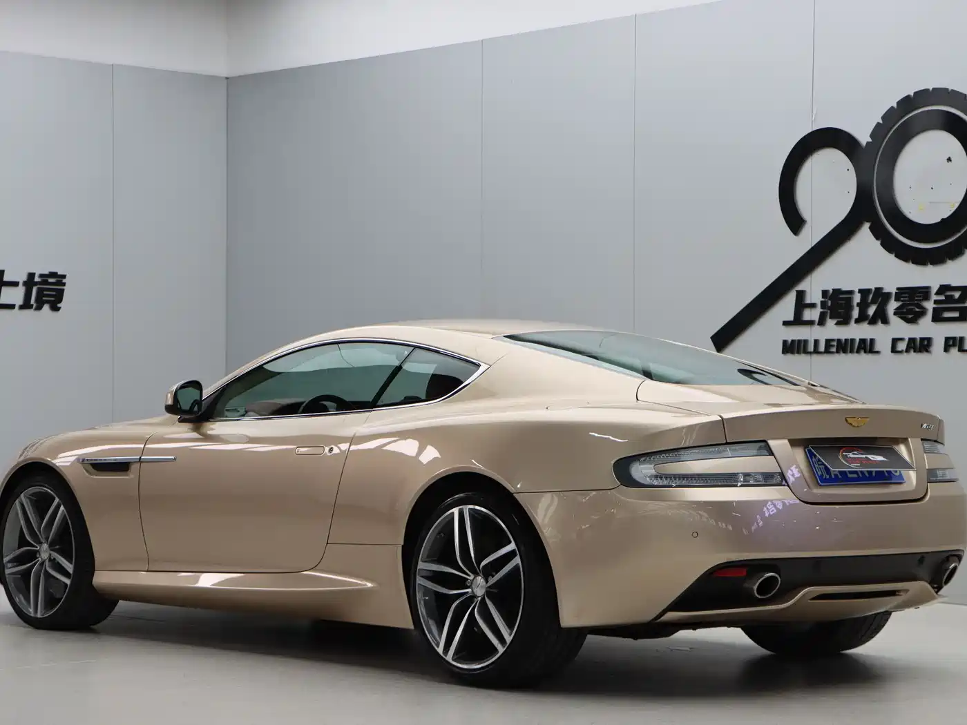Aston Martin Virage 2012 6.0 Coupe фото 4