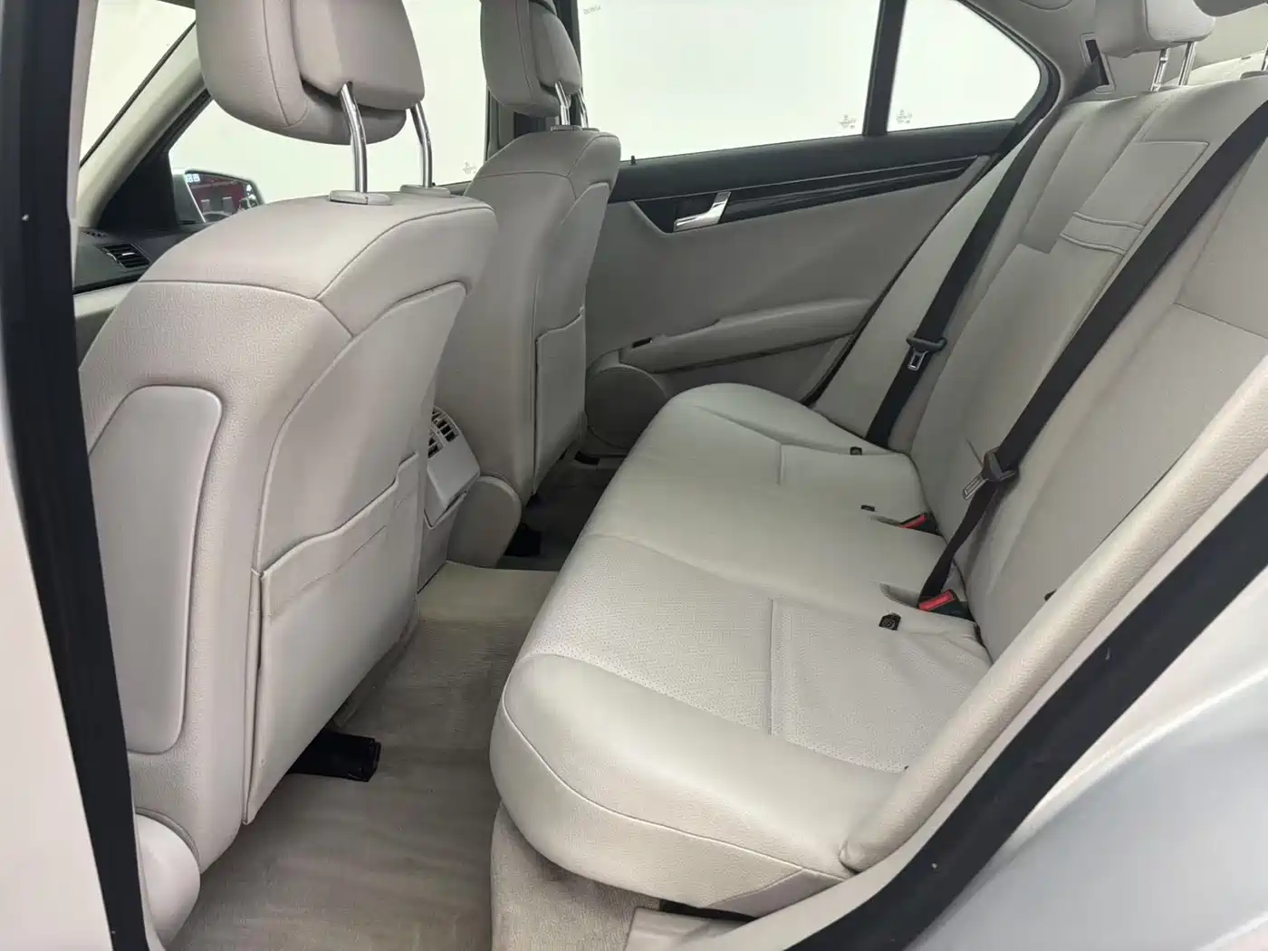 Mercedes-Benz C-Class 2010 C 180K Classic фото 16