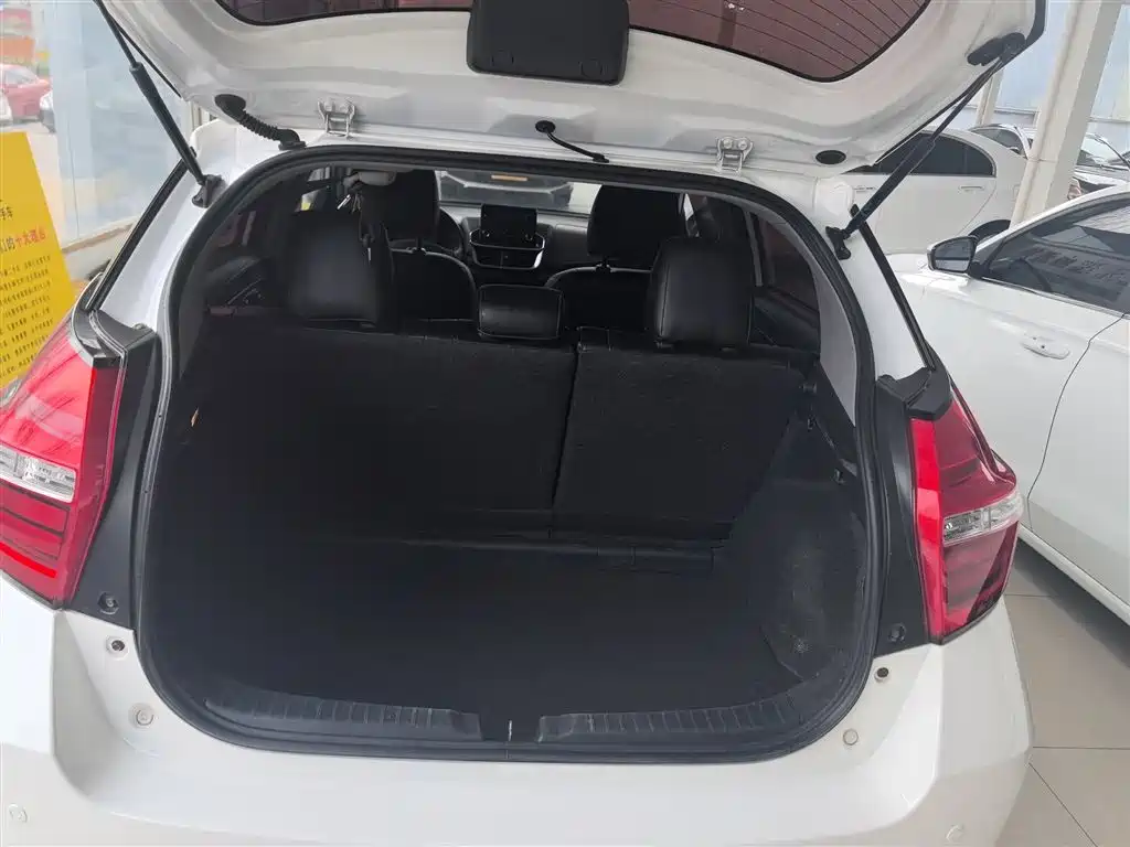 Toyota YARiS L Zhi Xuan 2021 1.5L CVT Leading Edition фото 19