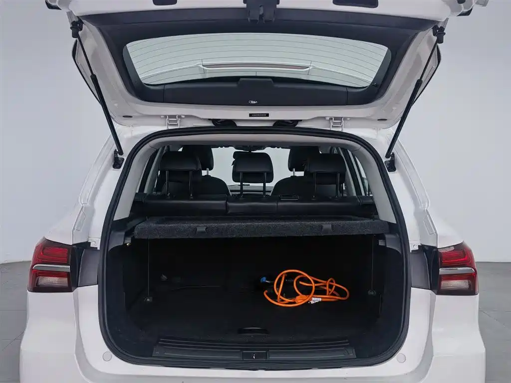 ROEWE RX5 NEW ENERGY