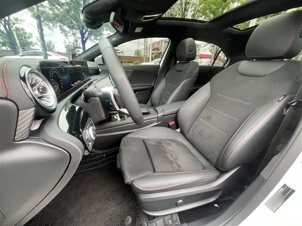 Mercedes-Benz A-Class 2024 A 200 L Fashion Edition фото 18