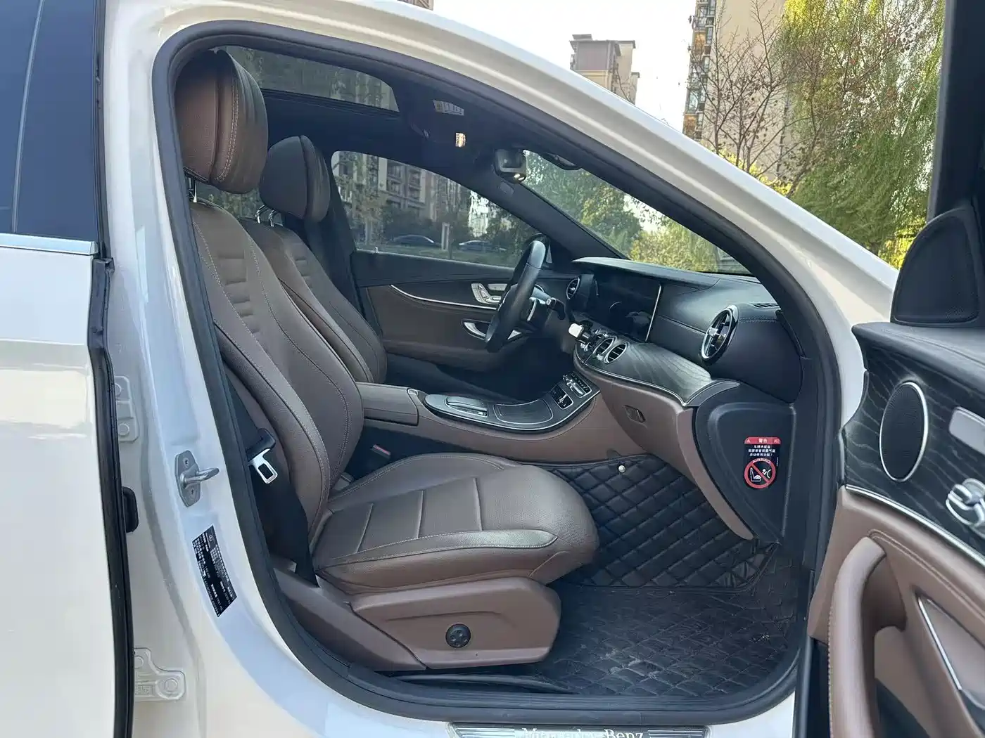 MERCEDES-BENZ E CLASS