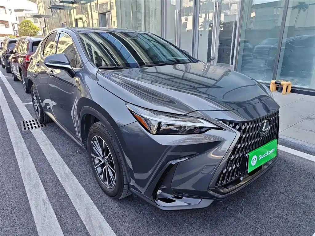 Lexus NX 2023 350h FWD Joy Creation Edition фото 22