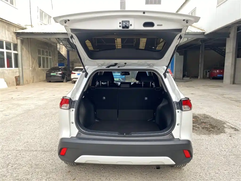 Toyota Corolla Cross 2024 Model 2.0L Pioneer Edition фото 10