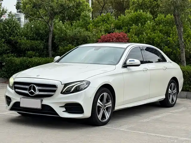 MERCEDES-BENZ E CLASS