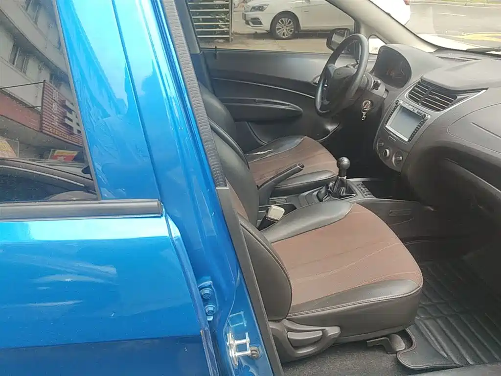Chevrolet Sail 2013 Sedan 1.2L Manual Fashion Happiness Edition фото 25