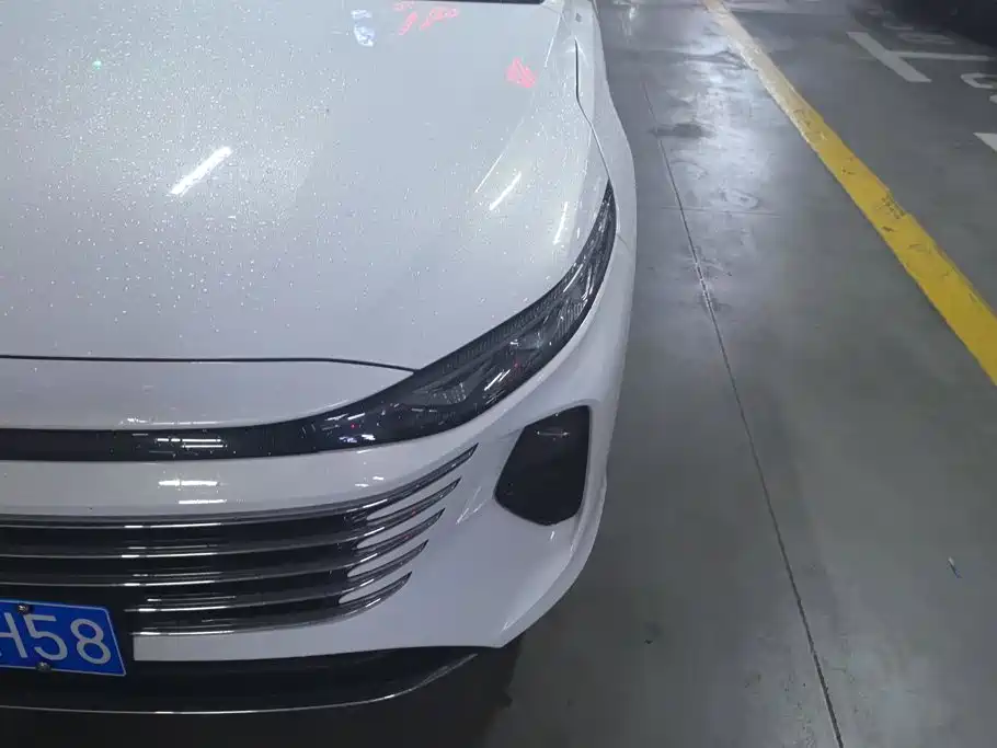 2025 Besturn B70