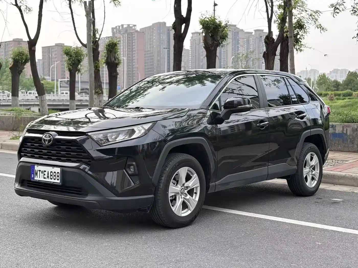 TOYOTA RAV4 RONGFANG 2026
