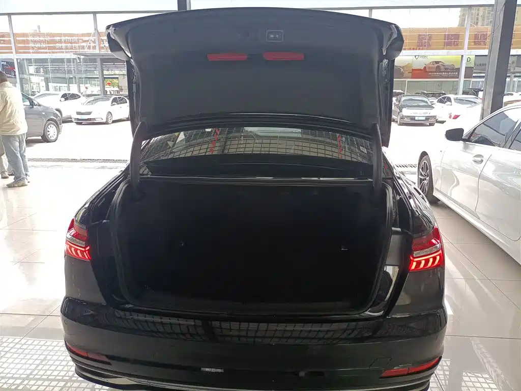 Audi A6L 2023 45 TFSI Premium Selection Elegance фото 17