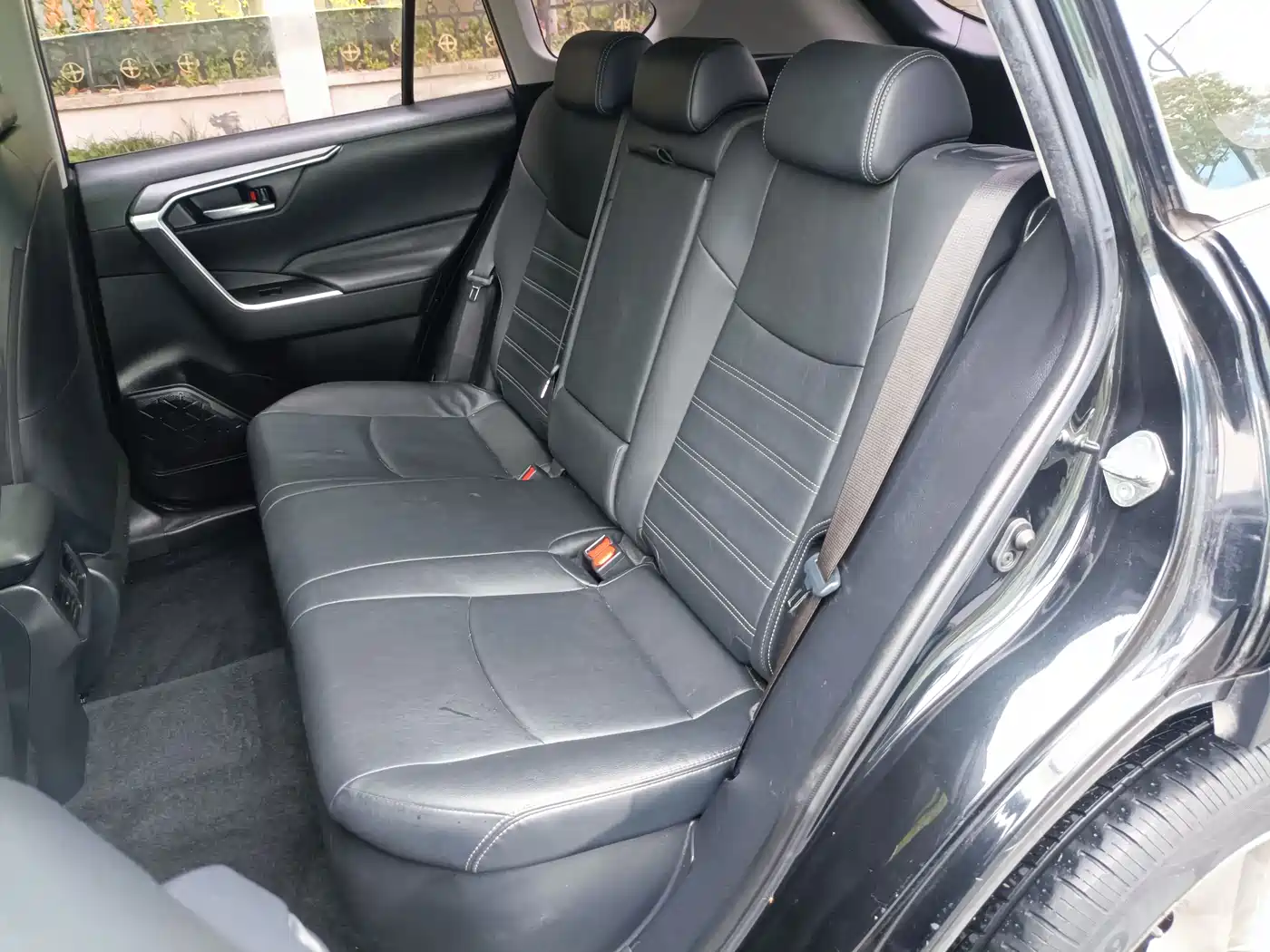 Toyota Wildlander 2020 Dual Engine 2.5L E-CVT FWD Luxury фото 26