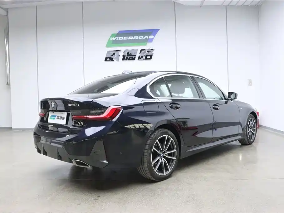BMW 3 Series 2024 325Li M Sport Package фото 3