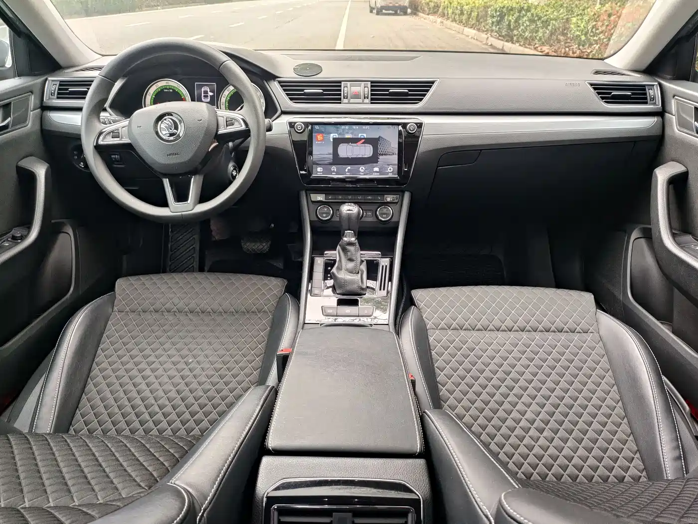 Škoda Superb 2018 TSI330 DSG Comfort Version China VI фото 15