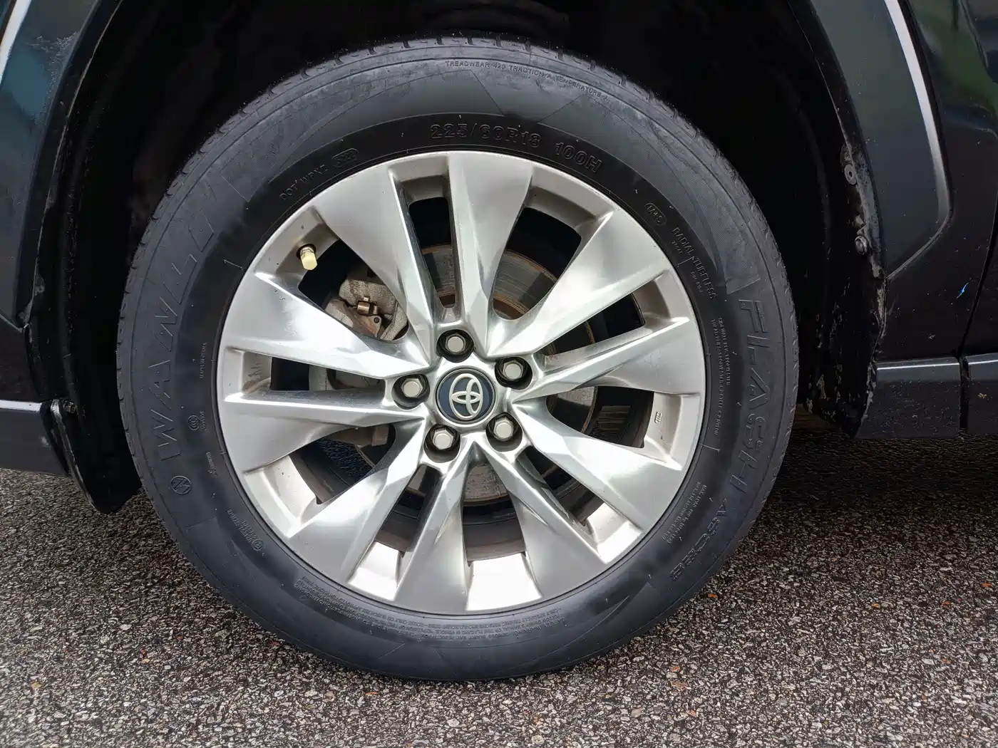 Toyota Wildlander 2020 Dual Engine 2.5L E-CVT FWD Luxury фото 9
