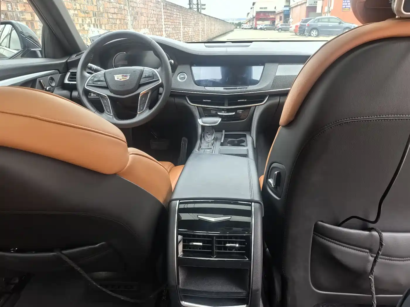 Cadillac CT6 2016 28T Leading фото 8