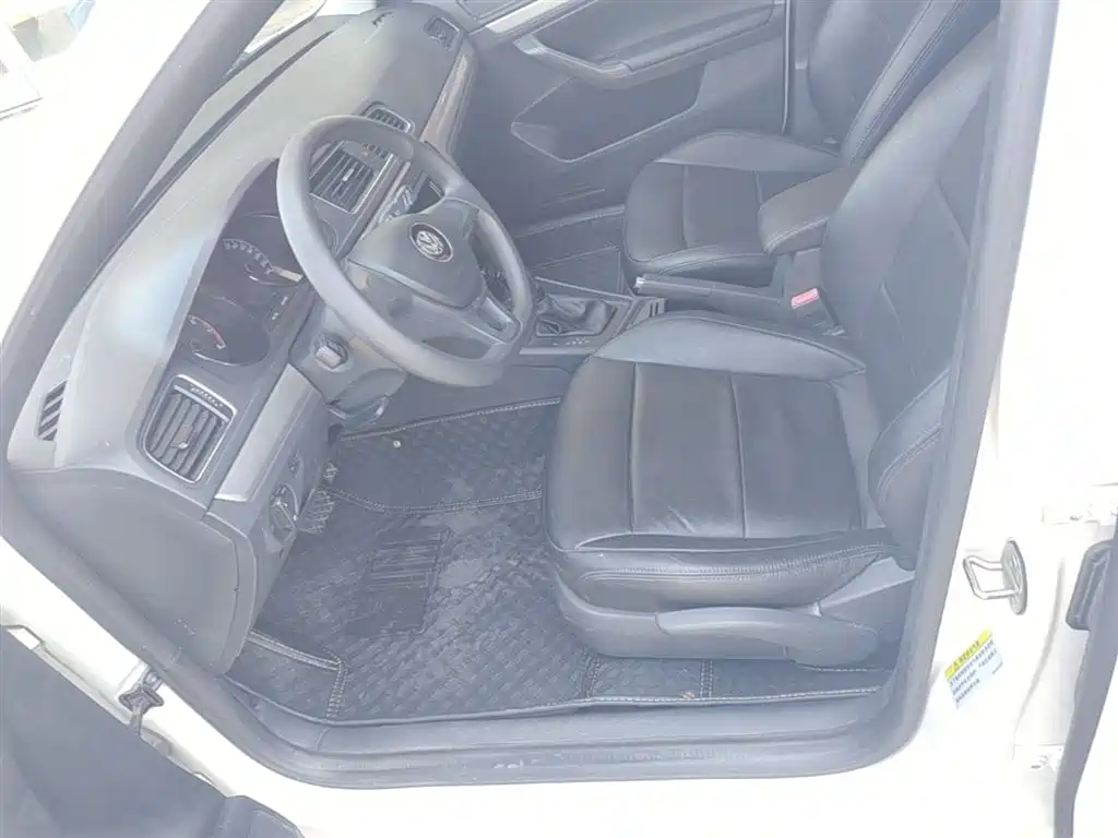 Volkswagen Lavida Tour 2017 1.6L Automatic Trend Edition фото 15