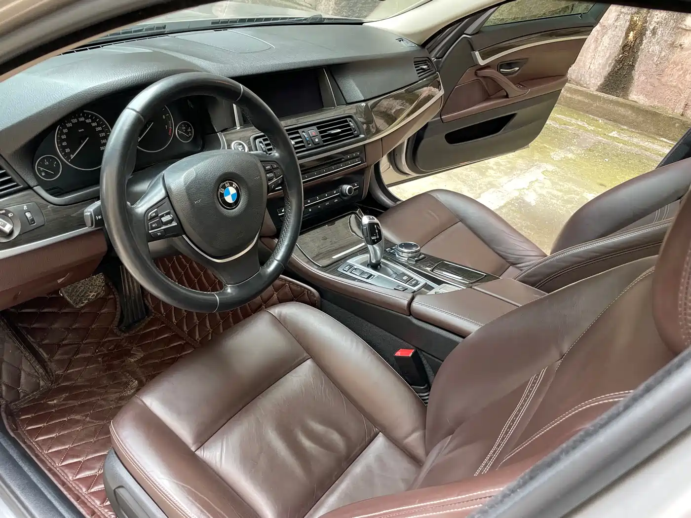 BMW 5 Series 2014 525Li Luxury Design Package фото 11