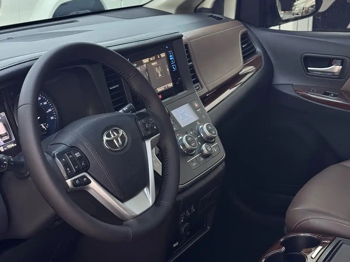 Toyota Sienna 2017 2015 3.5L 4WD L