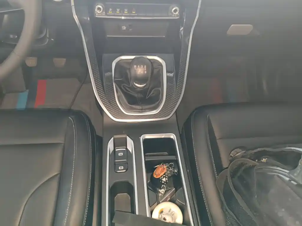 Photo 14 - Haval M6