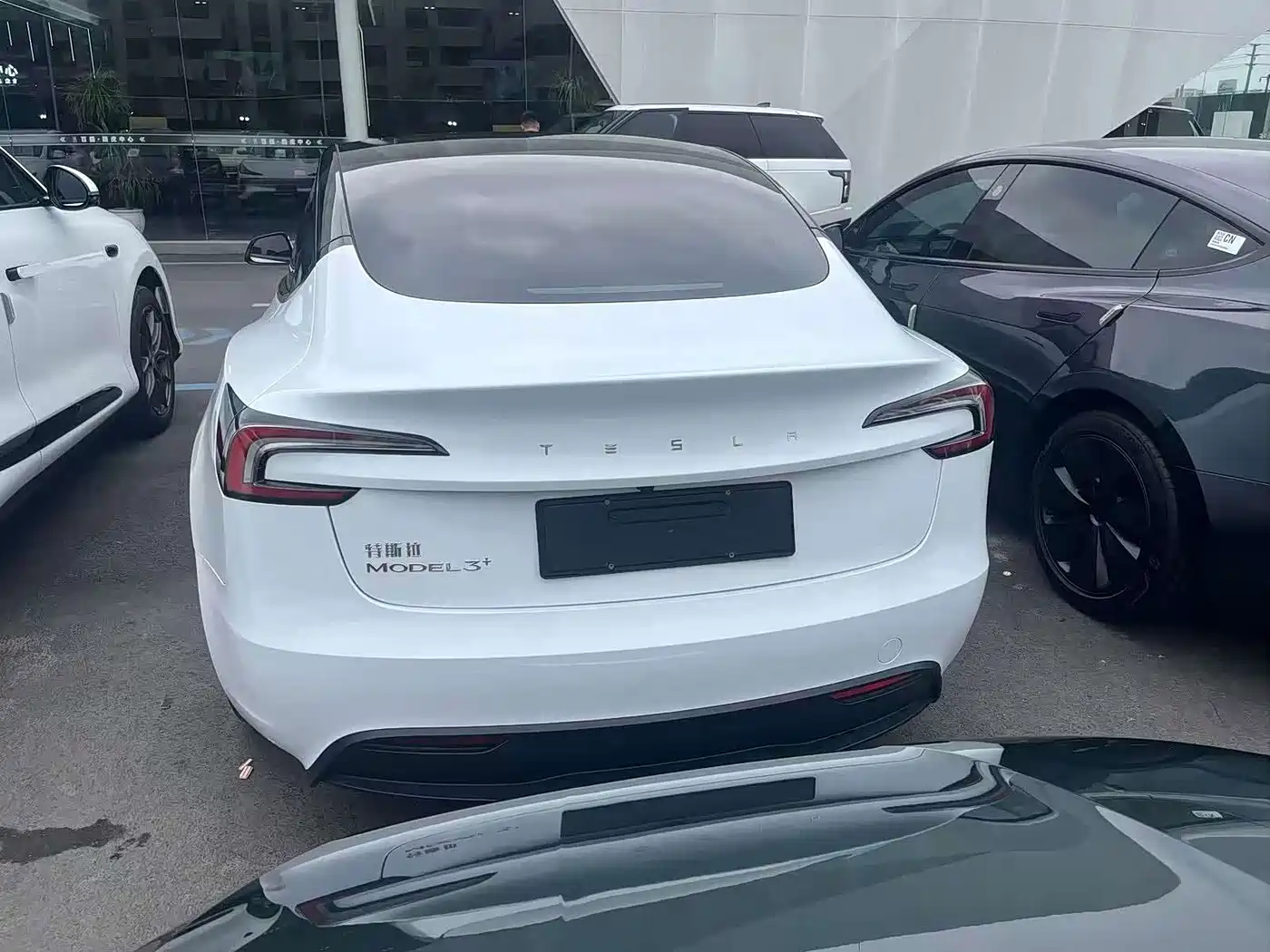 Фото 8 - Tesla Model 3