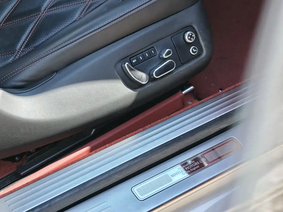 Фото 18 - Bentley Continental