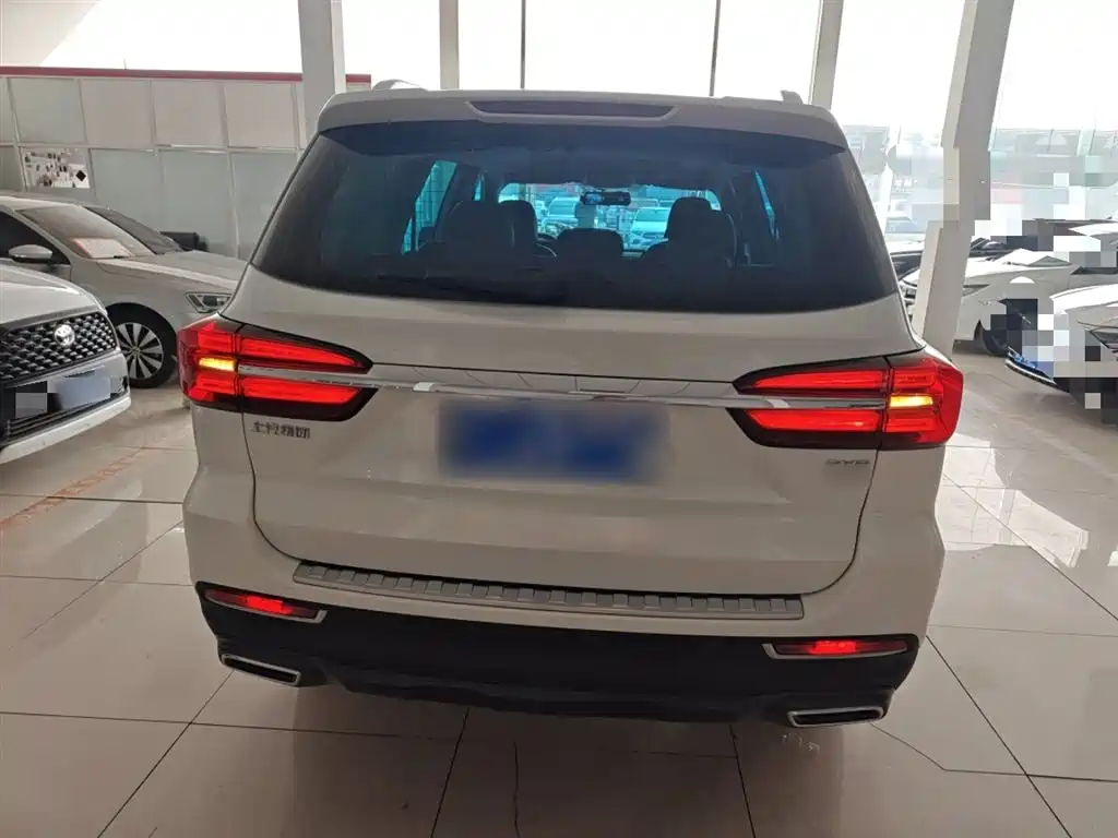ROEWE RX8