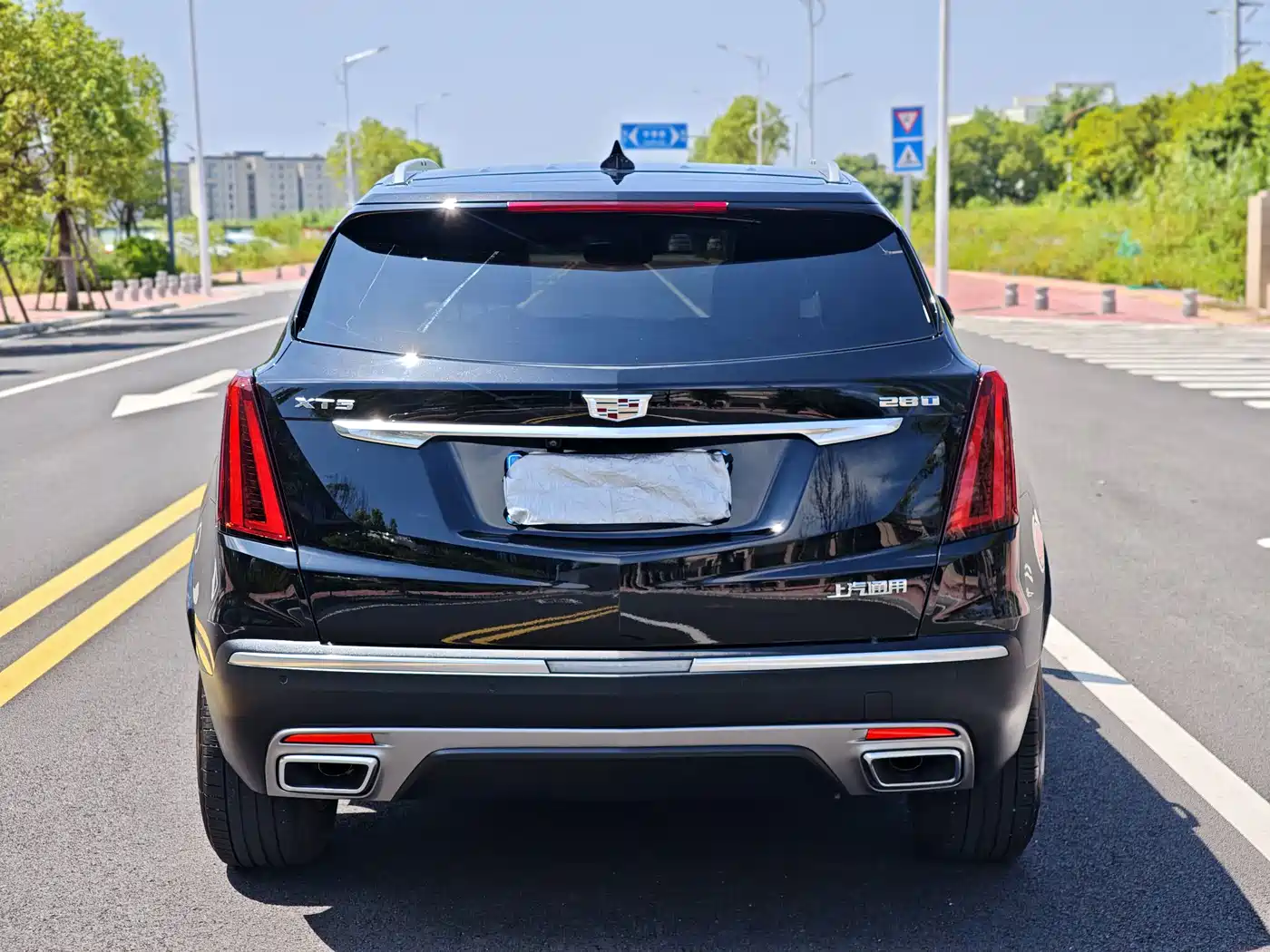 Фото 8 - Cadillac XT5