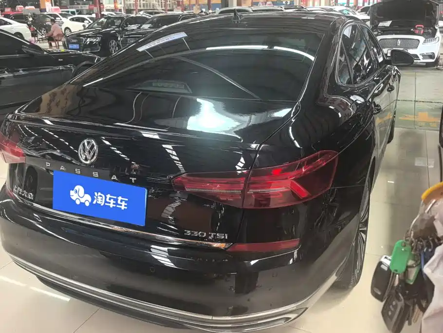 Фото 3 - Volkswagen Passat