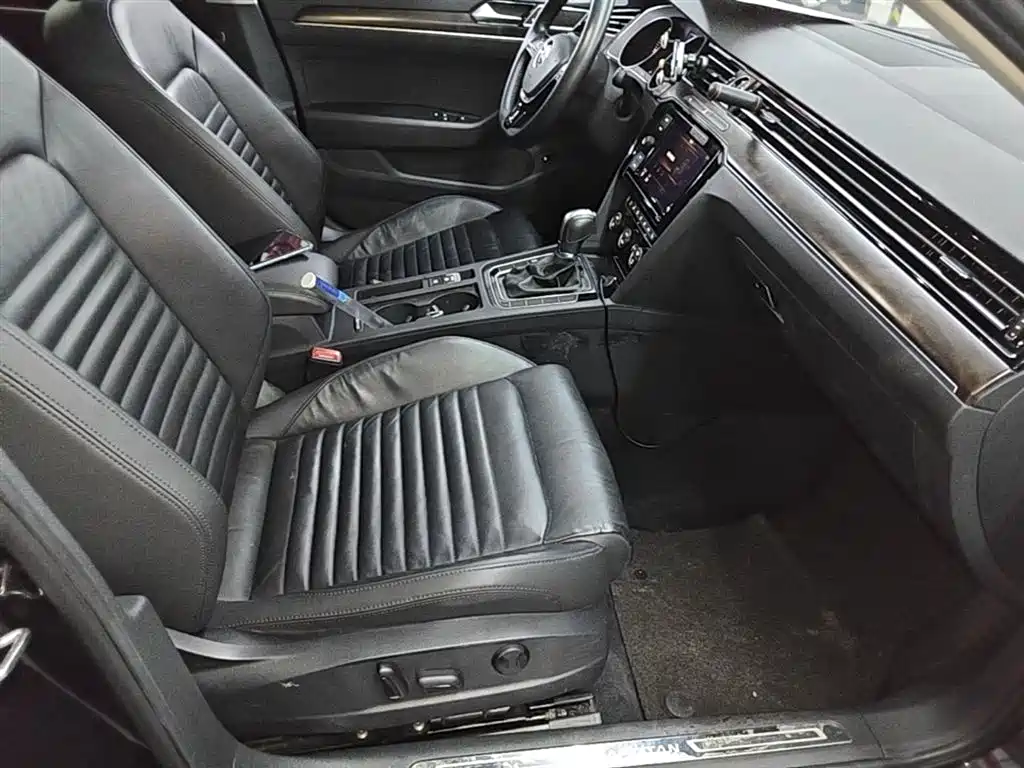 Volkswagen Magotan 2019 330TSI DSG Luxury Class China VI фото 25