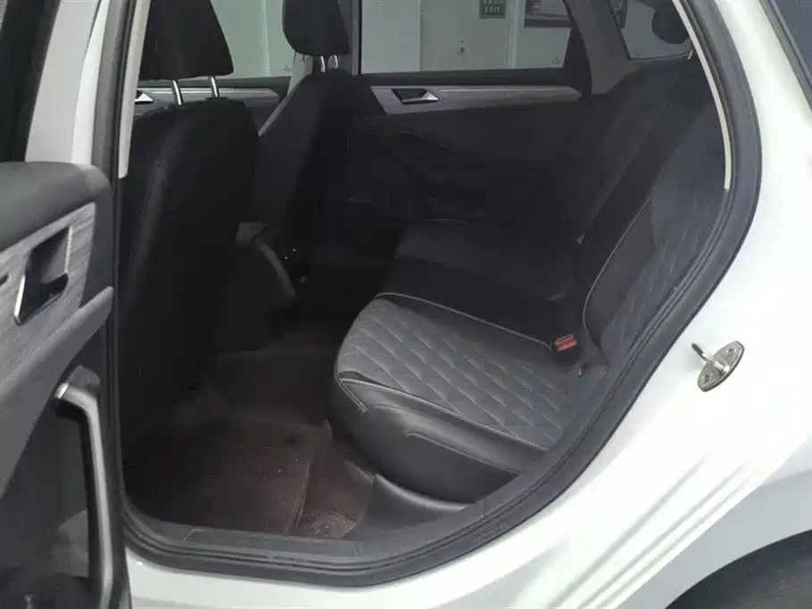 Volkswagen Sagitar 2023 300TSI DSG Surpassing Edition фото 11