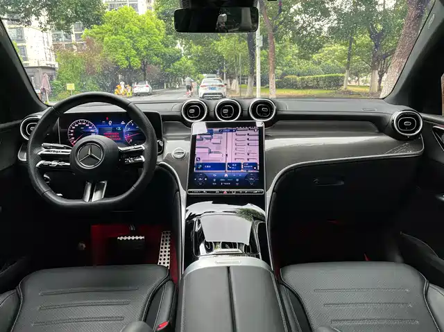 Mercedes-Benz GLC Coupe 2024 GLC 260 4MATIC Coupe SUV — фото 4