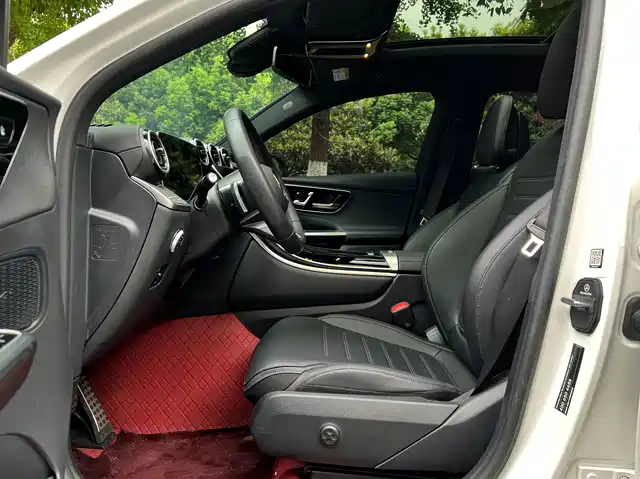 Mercedes-Benz GLC Coupe 2024 GLC 260 4MATIC Coupe SUV — фото 5